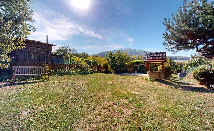 Rodinný dom v pokojnej časti obce Sološnica s výhľadom na Karpaty - fotografia 37