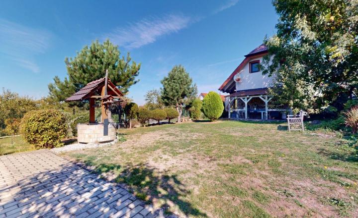 Rodinný dom v pokojnej časti obce Sološnica s výhľadom na Karpaty - fotografia 39