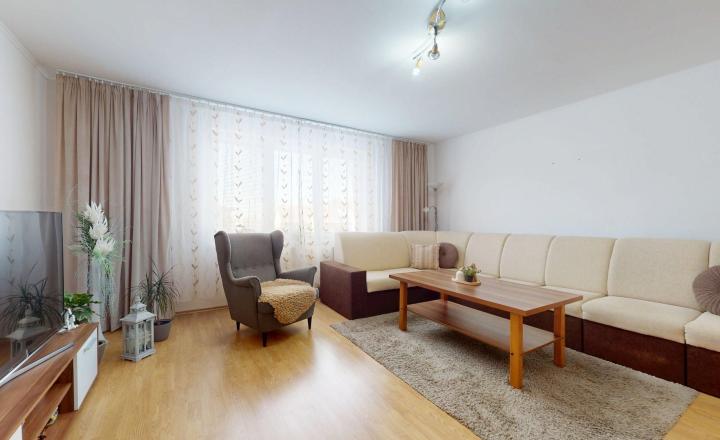 Rodinný dom po kompletnej rekonštrukcii vhodný na okamžité bývanie - fotografia 18